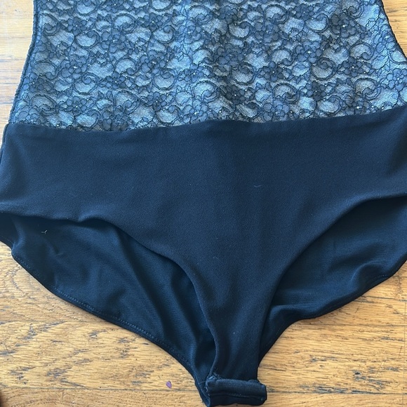 ALICE + OLIVIA Collared Beaded Bodysuit Long Black Lace Top Floral Embroidery M - Picture 7 of 14